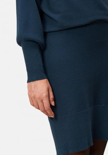 Вязаное платье