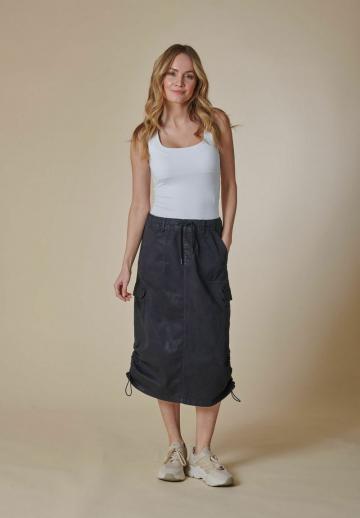 Юбка с накладными карманами