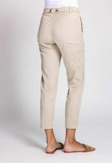 Брюки с накладными карманами