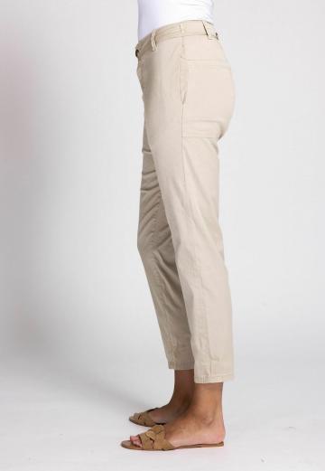 Брюки с накладными карманами