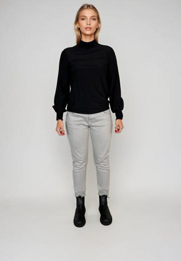 Короткие джинсы