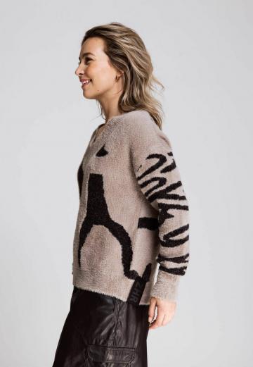 Пуловер с вырезом V