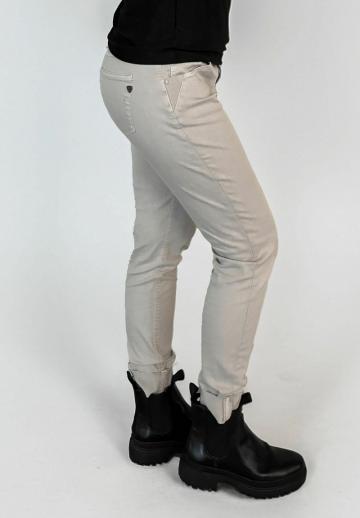 Короткие джинсы