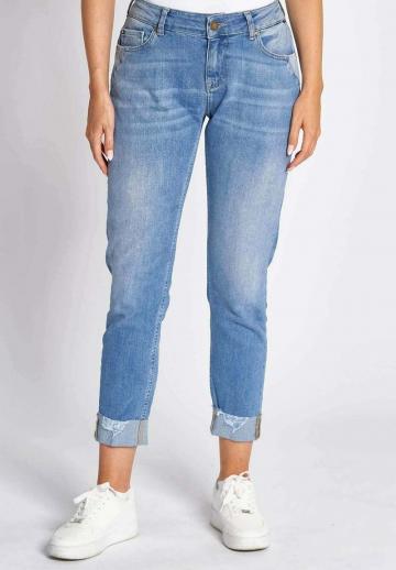 Короткие джинсы