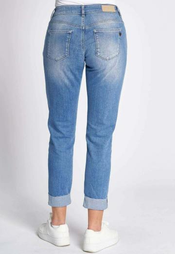 Короткие джинсы