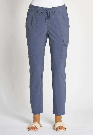 Брюки с накладными карманами