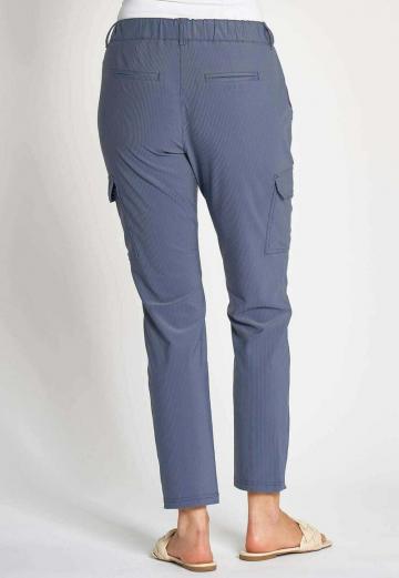 Брюки с накладными карманами