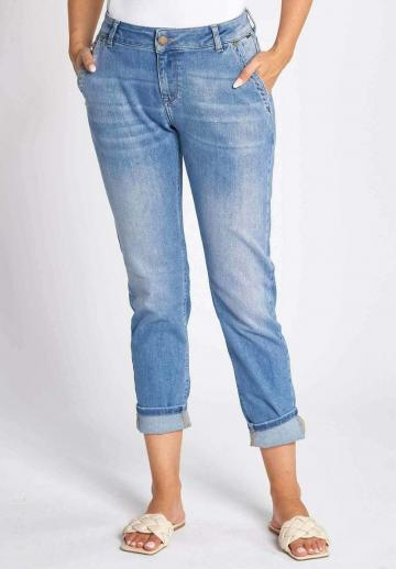 Короткие джинсы