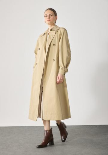 Сапожки на танкетке