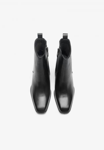 Сапожки на танкетке