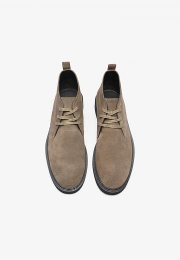 Ботинки на шнуровке