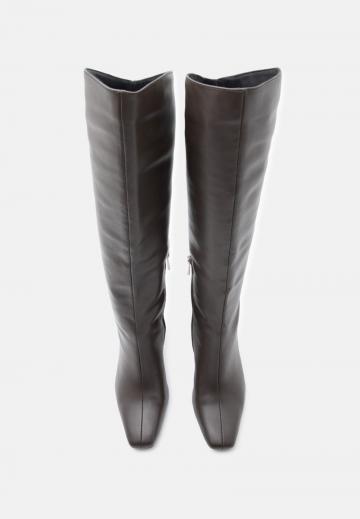 Высокие сапоги