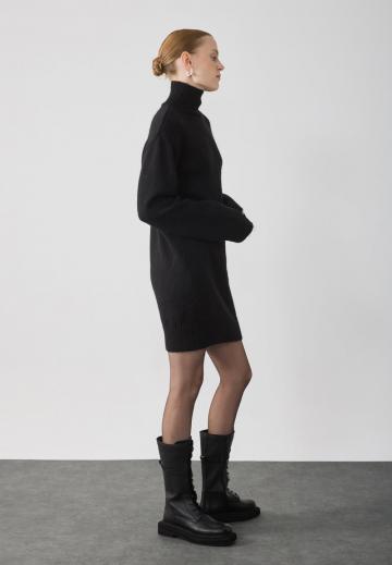 Сапоги на шнуровке