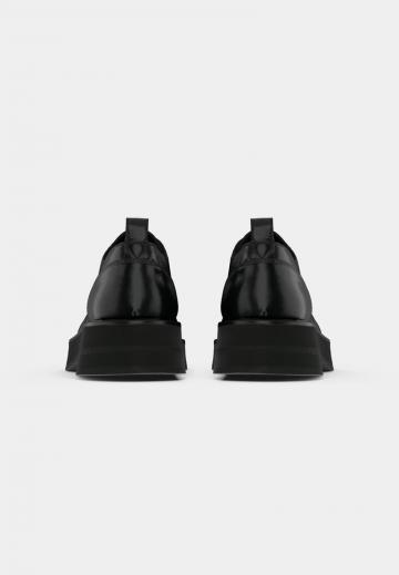 Ботинки на шнуровке