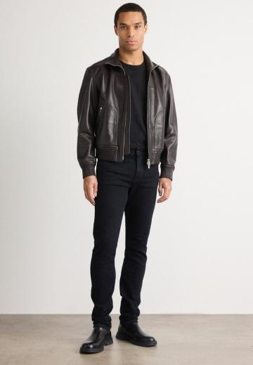 Узкие джинсы