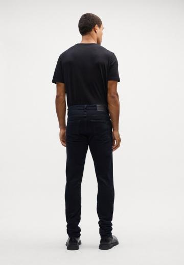 Узкие джинсы