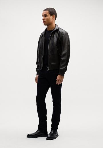 Узкие джинсы