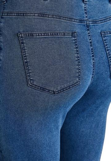 Узкие джинсы