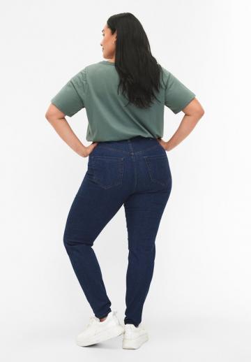 Узкие джинсы