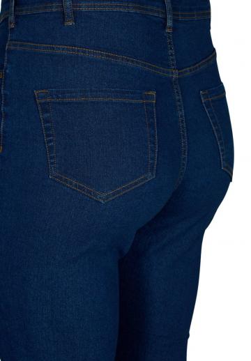 Узкие джинсы