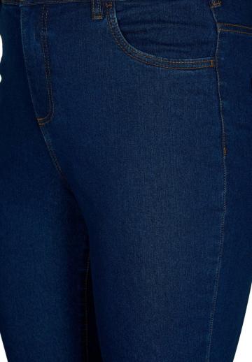 Узкие джинсы