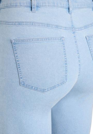 Узкие джинсы