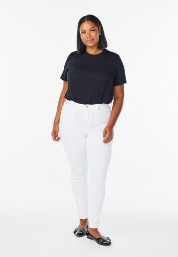 Узкие джинсы