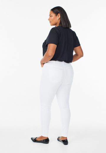 Узкие джинсы