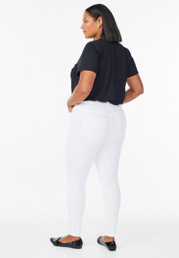 Узкие джинсы