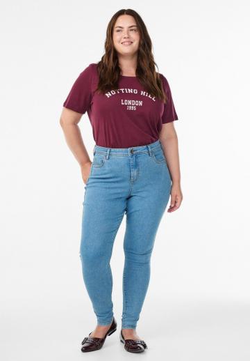 Узкие джинсы