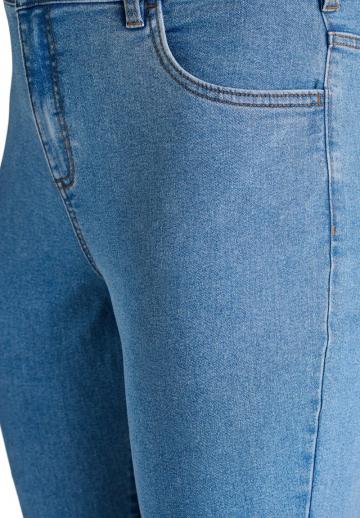 Узкие джинсы