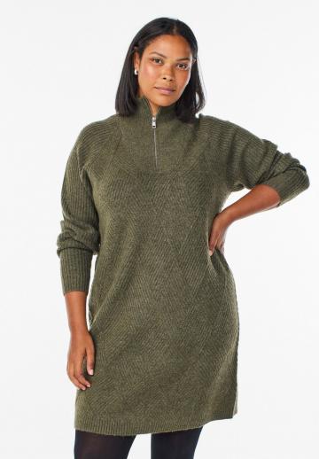 Вязаное платье