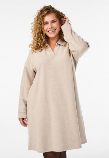 Вязаное платье