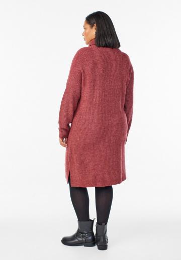 Вязаное платье