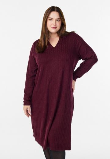 Вязаное платье