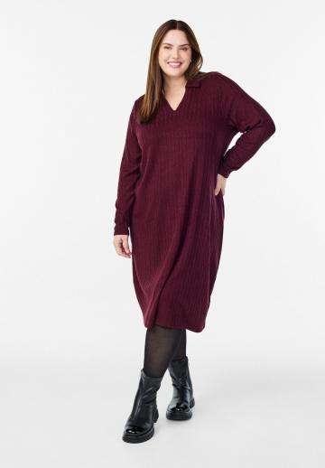 Вязаное платье