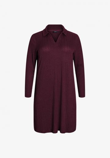 Вязаное платье