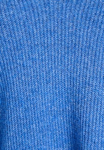 Пуловер с вырезом V