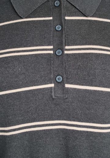 Пуловер с воротником поло