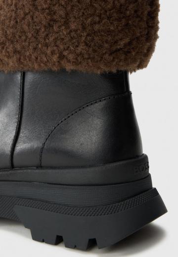 Сапожки на танкетке