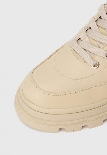 Сапожки на танкетке