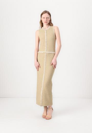 Вязаное платье