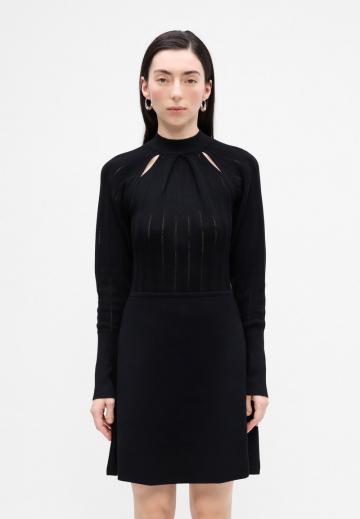 Вязаное платье