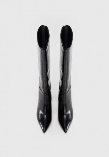 Высокие сапоги