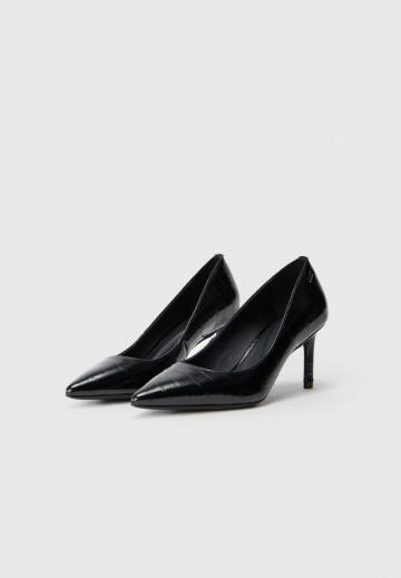 Туфли на высоком каблуке