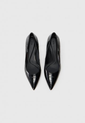 Туфли на высоком каблуке