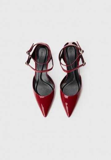 Туфли с ремешком