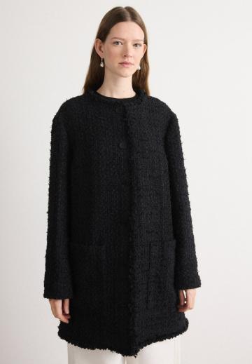 Короткое пальто