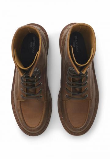 Ботинки на шнуровке