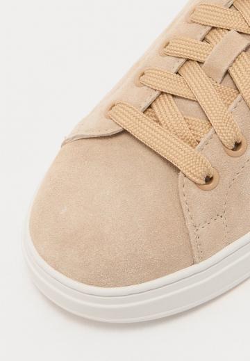 Гандбольные кроссовки